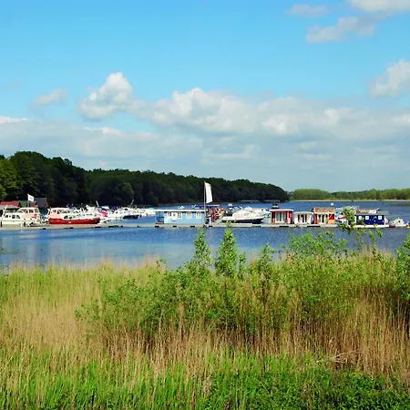 Haus Mit Wlan In Am Mueritzsee 度假居 *