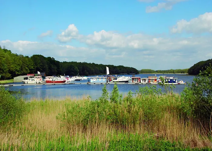 Haus Mit Wlan In Am Mueritzsee Сasa de vacaciones *